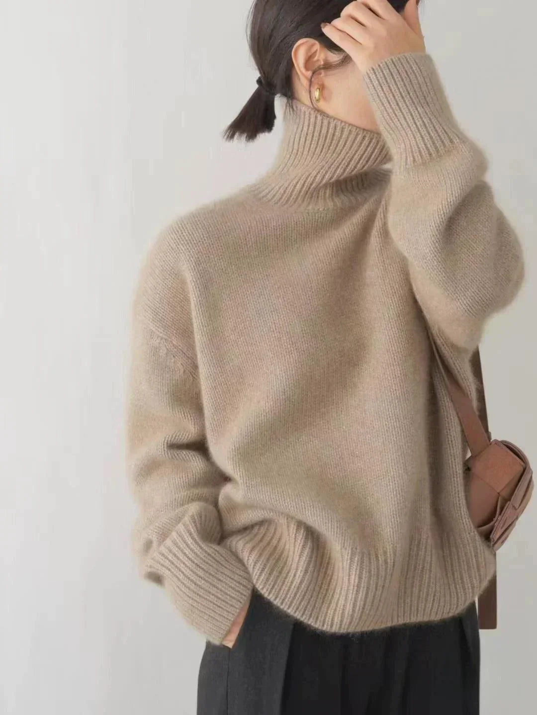 LENA | TURTLENECK SWEATER