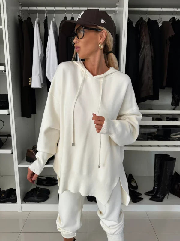 Evana | Two-piece women's set with long sleeves, hood and round neckline