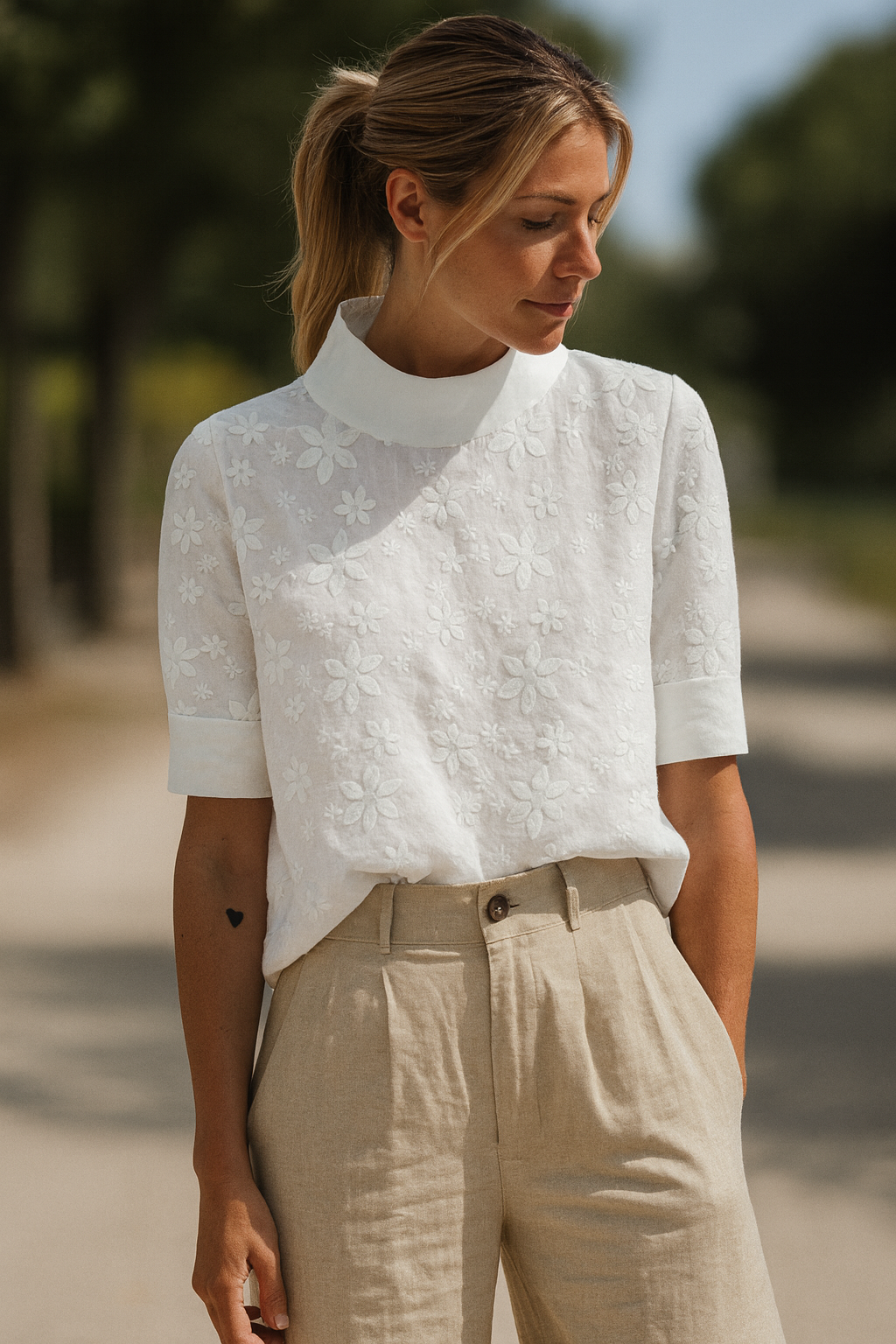Elodie – Embroidered Blouse with Stand-Up Collar