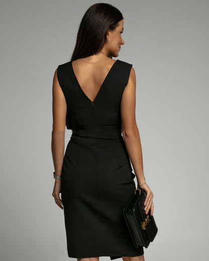 Fresia | Elegant Tight-Fitted V-Neckline Dress