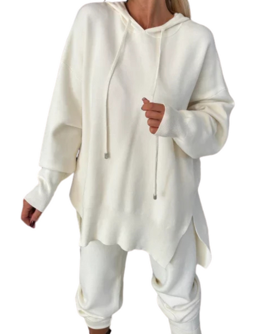 Evana | Two-piece women's set with long sleeves, hood and round neckline
